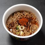 しょっぱ辛いつゆが刺激的