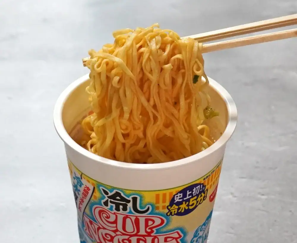 第2位 【カップ麺に冷水!?】お湯不要!水で5分戻す「冷しカップヌードル」をマニアが実食したら予想外の激ウマ新体験だった