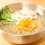 黒胡椒や柚子胡椒、お酢マシマシなどで味変を楽しみながら食べるのもオススメです