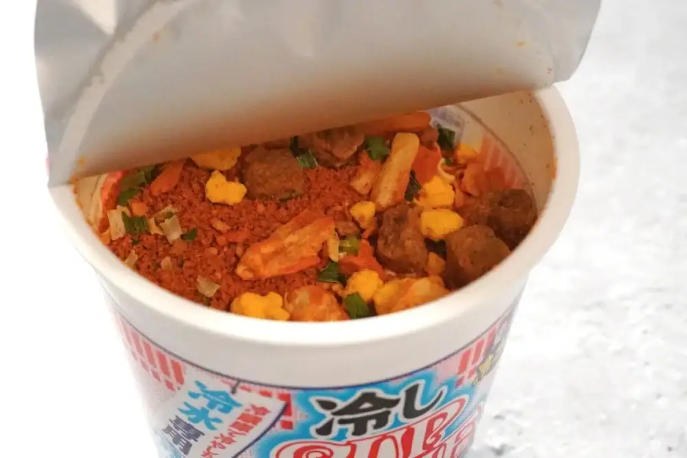 第2位 【カップ麺に冷水!?】お湯不要!水で5分戻す「冷しカップヌードル」をマニアが実食したら予想外の激ウマ新体験だった