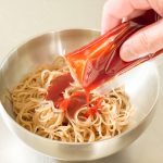 ソースはピリリと辛めなのが「ビビン麺」の特徴