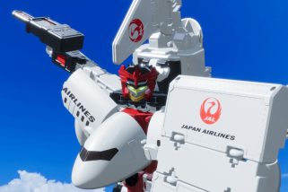 【空の旅から地球の平和へ】JAL“鶴丸”が全高40cmの巨神に特装合体！男心を直撃する「ジョブレイバー」史上最大級の限定コラボモデルが予約開始