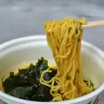 第3位 【カップ麺マニア最速実食】わかめラーメンを魔改造!? エースコック超大盛り「わかめオールスター」がもう理解を超えた味だった