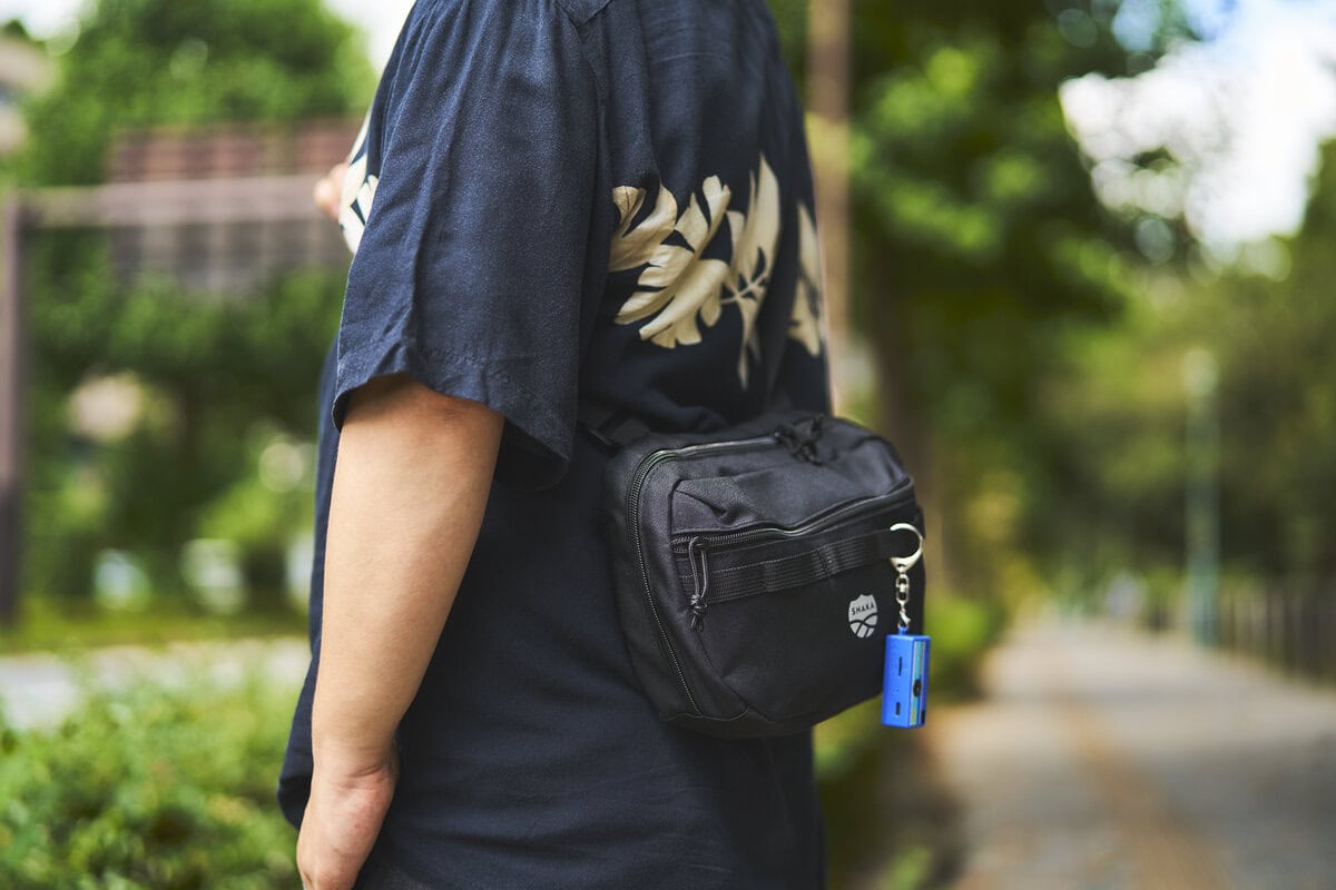 荷物を詰めても膨らまない!?】シャカ付録「じゃばら式4層ショルダー