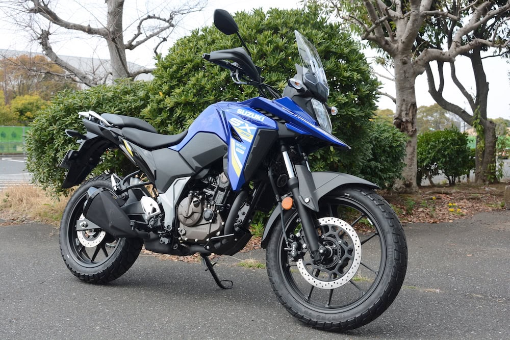 今回のプチツーリングに使用したスズキのライトウェイトアドベンチャーモデル「Vストローム250SX」。