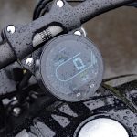 視認性の高さと利便性から採用するモデルが増えているフルデジタルメーター