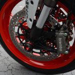 急なブレーキングの際も力強い制動力と優れたコントロール性を確保してくれるブレンボ製のブレンボ製のブレーキシステム