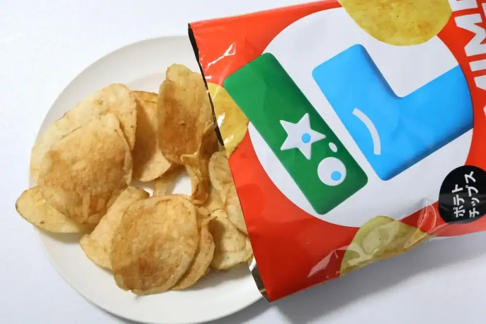 第2位 【謎のファミマ味が話題】新作ファミチキ＆スナック菓子を実食レポ！公式が隠す3つ目の味を暴いてみた
