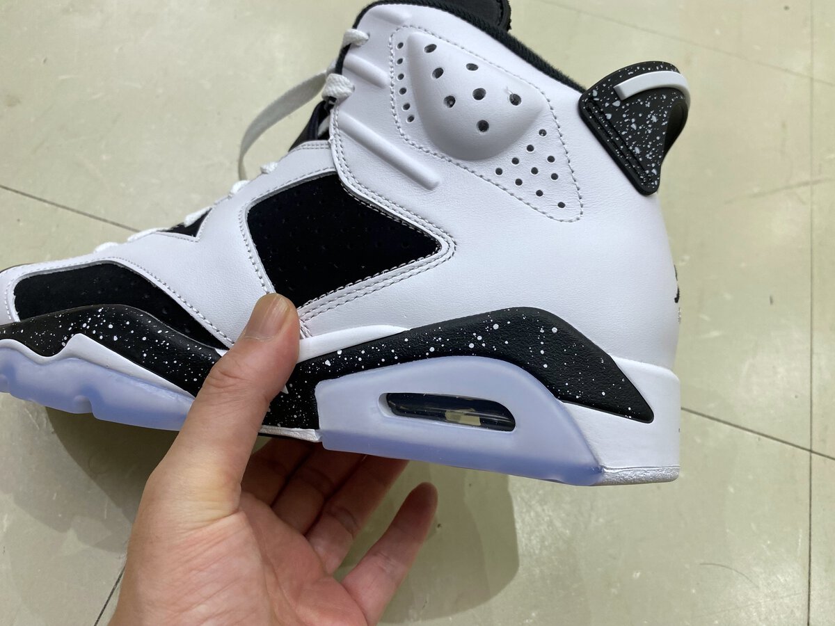 JORDAN BRAND AIR JORDAN 6 RETRO "OREO" 