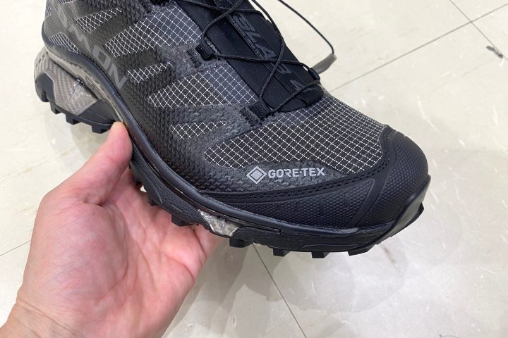 【GORE-TEX搭載で雨の日も無敵】サロモンの名作シューズ「XT-4OGGTX」をエディターが試し履き!天候問わずガシガシ履き込める頼れる逸材だった