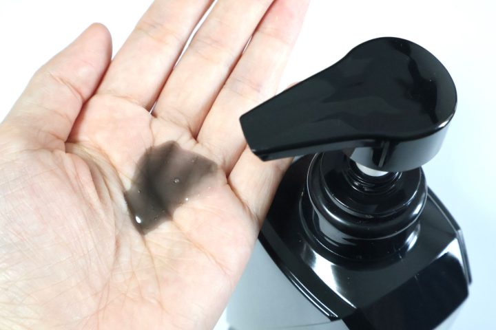 【絶望的】加齢臭はどうしようもない!?ロート製薬に聞いた「泡でゴシゴシ洗い」が逆効果な理由と最強のニオイ対策