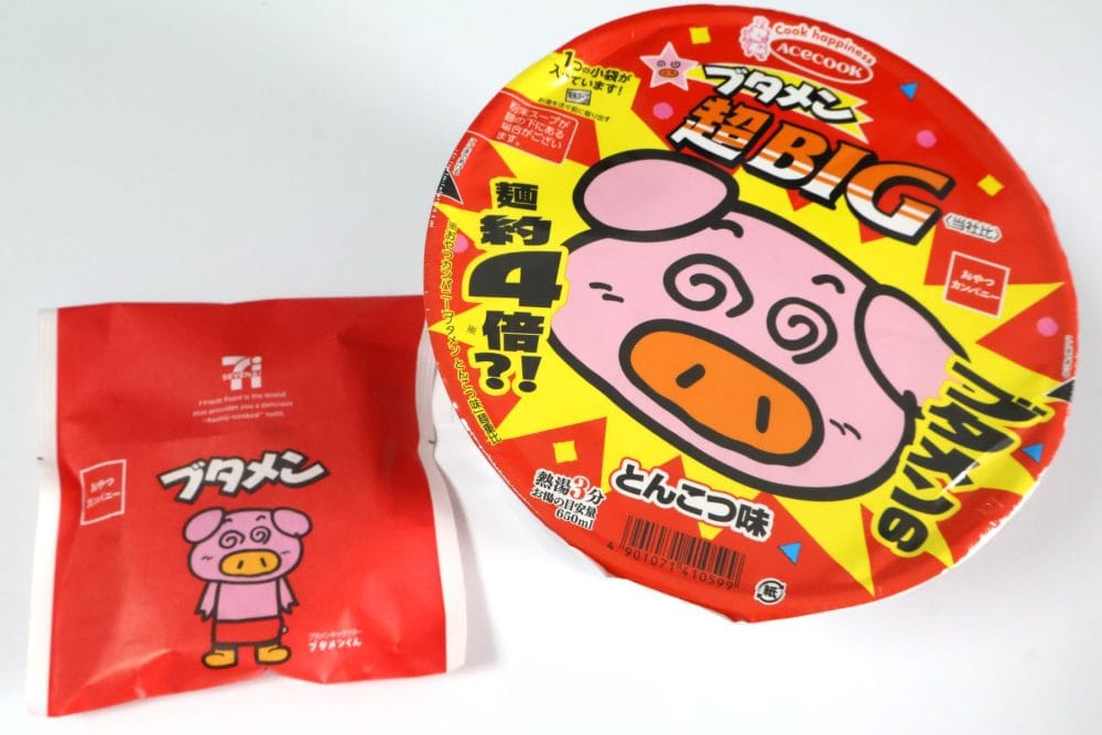 ブタメン超ＢＩＧ　とんこつ味とおかしなチキン（ブタメンとんこつ味）