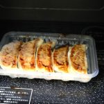 トレイごとレンジで加熱する