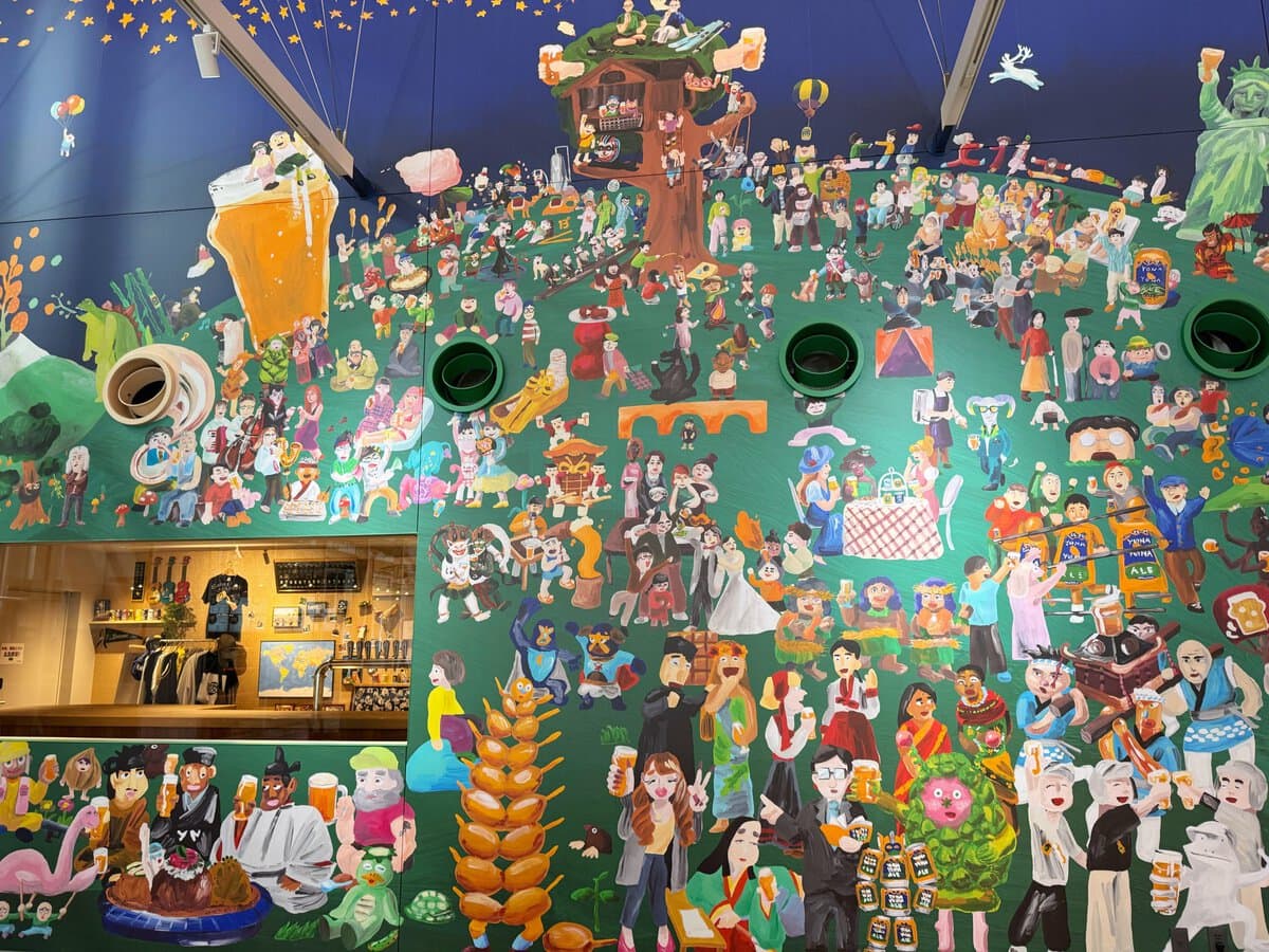 壁面アートにはあのおなじみのキャラクターも!?