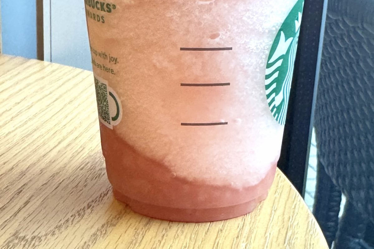 スターバックスコーヒー ヘブンリー ピーチ フラペチーノ Tallサイズのみ テイクアウト￥707 イートイン：￥720 ◆ 販売期間：2025年8月1日（金）～