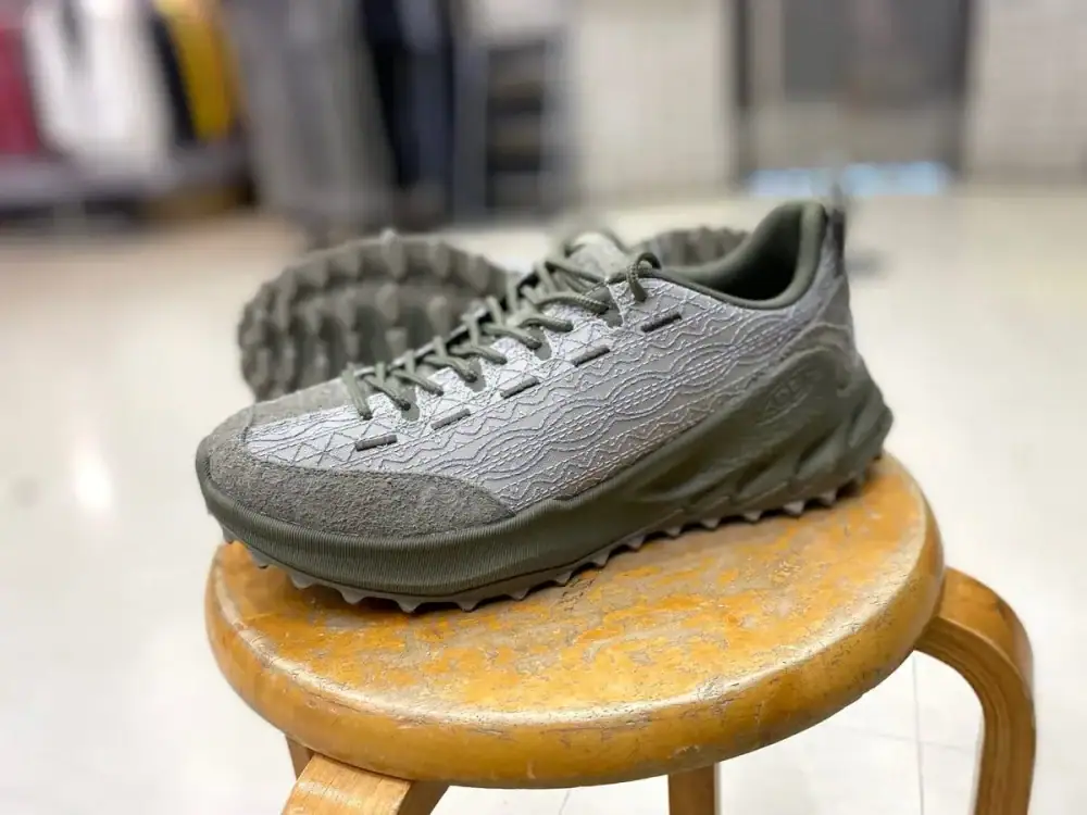 第1位 【一目惚れ級のデザイン】KEEN×NY発「18 East」の最強ジャスパーを試し履き。アウトドアも街もイケる傑作