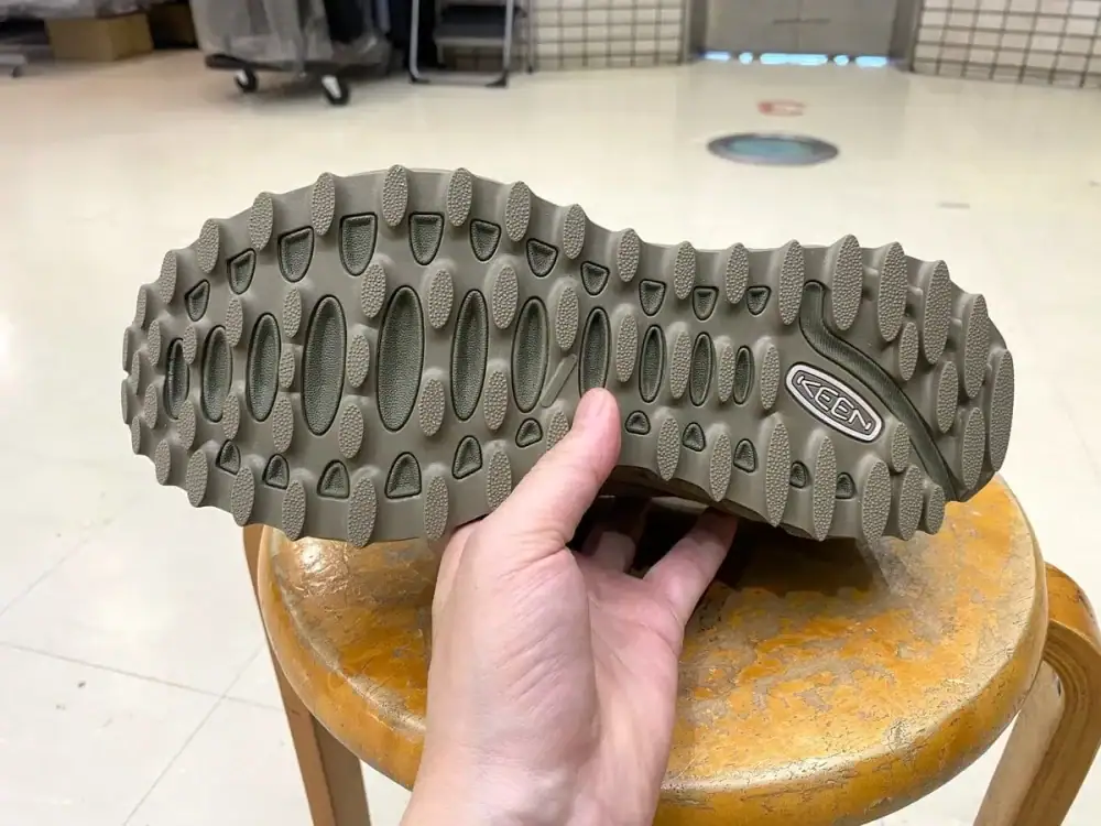 第1位 【一目惚れ級のデザイン】KEEN×NY発「18 East」の最強ジャスパーを試し履き。アウトドアも街もイケる傑作