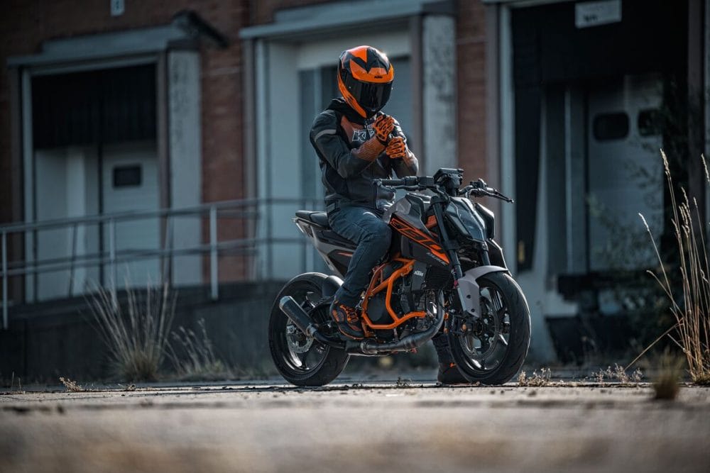KTMのストリートファイターモデル「390 DUKE」