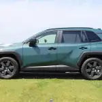 第1位 【世界100万台のSUV】450万円~でも全然高くない!サイズ・広さ・走り・圧巻のコスパ…新型「トヨタ RAV4」の総合力がやっぱすげえ!『小沢コージの遊べるクルマ』