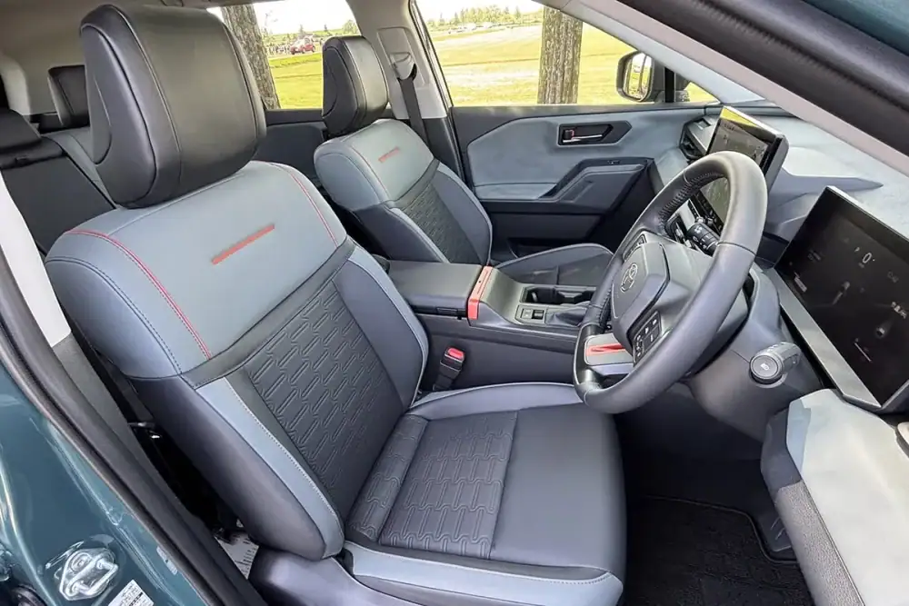 第1位 【世界100万台のSUV】450万円~でも全然高くない!サイズ・広さ・走り・圧巻のコスパ…新型「トヨタ RAV4」の総合力がやっぱすげえ!『小沢コージの遊べるクルマ』