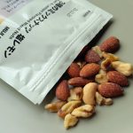 少し細かめに砕いてサラダやお肉にトッピングして楽しむのもアリ