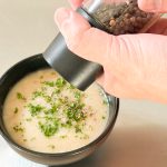 ブラックペッパーなどをトッピングすれば、味もキリリと締まるはず