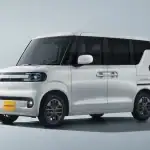 水平基調のキャラクターラインと「四角丸い」造形の組み合わせ