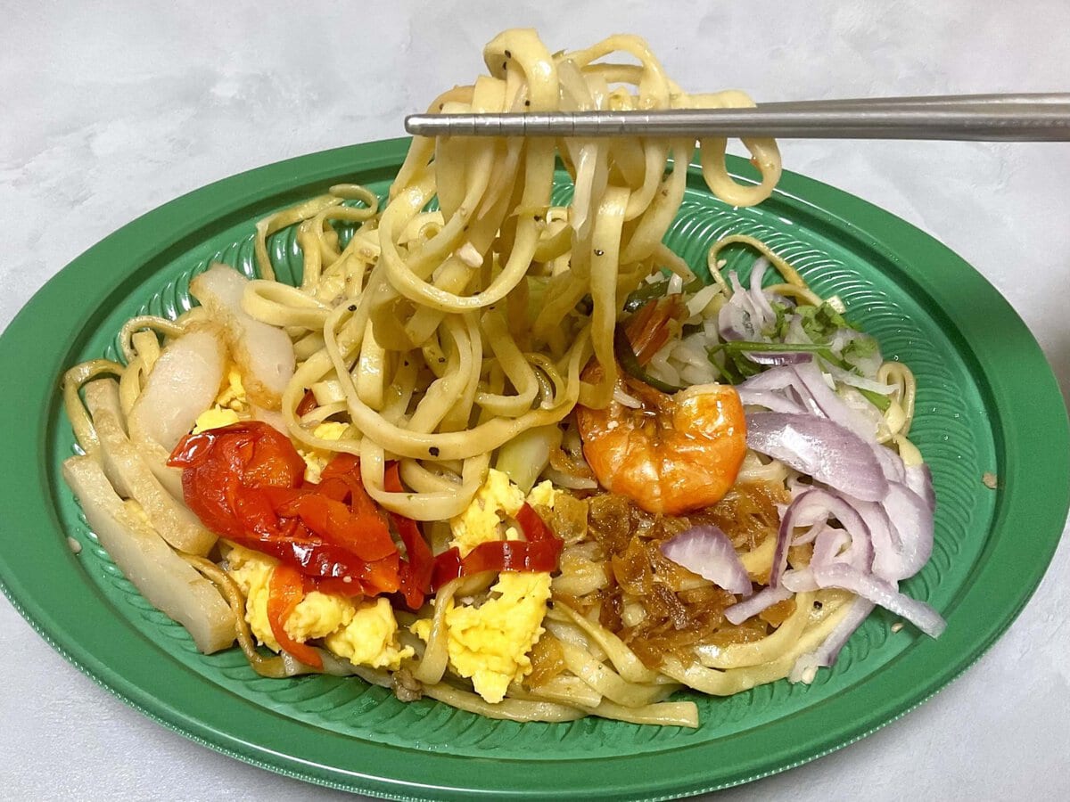 成城石井自家製、ベトナムの屋台風焼きそば（ミーサオ）