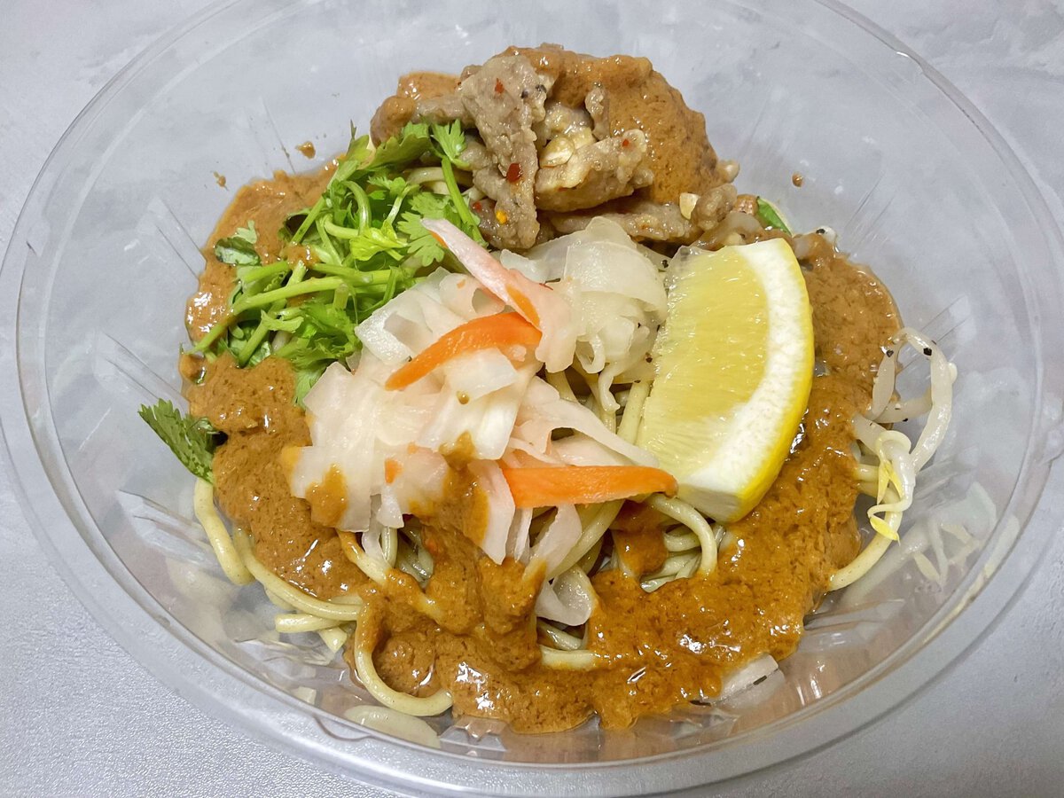 成城石井自家製、ベトナム風豚肉と香菜の冷製混ぜ麺（自家製麺使用）