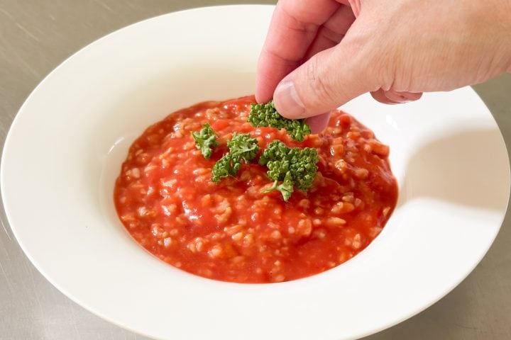 【業スーの最強ストック飯】1食103円~で日常、キャンプ、災害時まで頼れる!隠れた名品「レトルト粥&リゾット」3種を食べ比べレビュー