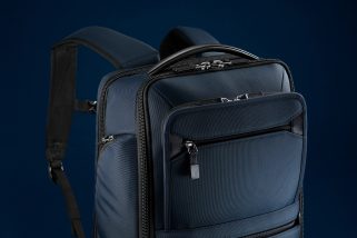 【直営店限定ネイビー降臨】エース最高峰ビジネスバッグ「EVL-4.0」に待望の新色！負担激減の特許ショルダー＆可変PC収納で通勤・出張が無敵に