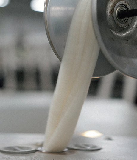 厳密な生産管理の下で生み出される「H1-TEX」
