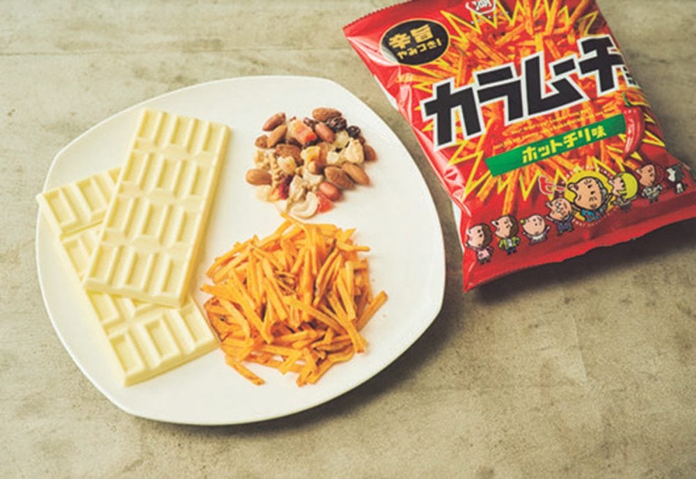 湖池屋「カラムーチョ」でドライフルーツとミックスナッツのチョコムーチョ 材料