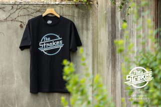 【NY発の超豪華コラボ】サタデーズ×伝説のロックバンド「ザ・ストロークス」！名盤Tシャツ＆キャップ全3種