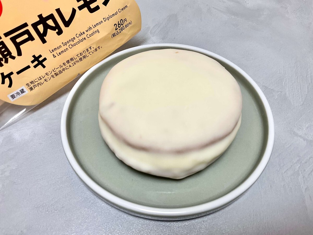 まわりのコーティングチョコもおいしいし、惜しみなくかかっている感じも贅沢