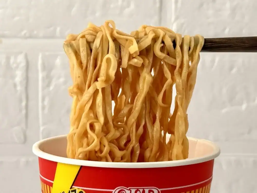 第1位 【激うまカップ麺】マニアがガチ採点！“にんにく×スパイス”最新ベスト3「1位は本気すぎる衝撃のカップヌードル」