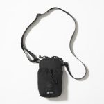 エッジリンク「ウメリンク 縦型サコッシュ（No.60601）」￥3,190／H11×W19×D1㎝／1ℓ