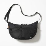 エッジリンク「ウメリンク 三日月型ショルダーバッグ（No.60605）」￥7,150／H38×W21×D11㎝／ 7ℓ