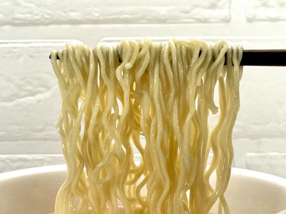 第1位　「このカップ麺、ヤバうますぎる」即席麺マニア絶賛“夏にこそ食べたい旨＆激辛”限定カップ麺ベスト3【1位はリピ買い必至！大人気シーフードの夏限定】