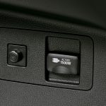 全車HEV化に伴ないAC100V・1500W/非常時給電システム&外部給電アタッチメント付きのアクセサリーコンセントを全車標準装備