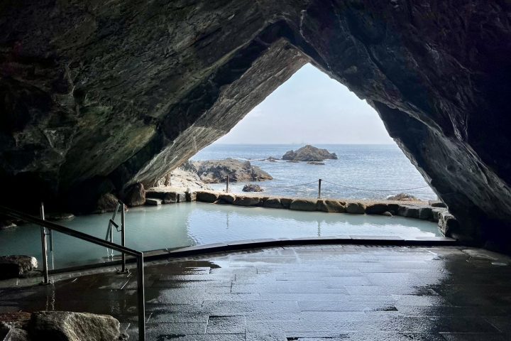 【絶景の洞窟温泉&生マグロ食べ放題】半島丸ごと超巨大ホテル!リニューアルした和歌山「ホテル浦島」を遊び尽くした宿泊レポ