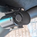 昭和タイプの扇風機は大きくて設置場所に困ることも。クリップで止めるコンパクトタイプがオススメで、冷気が出るものもある