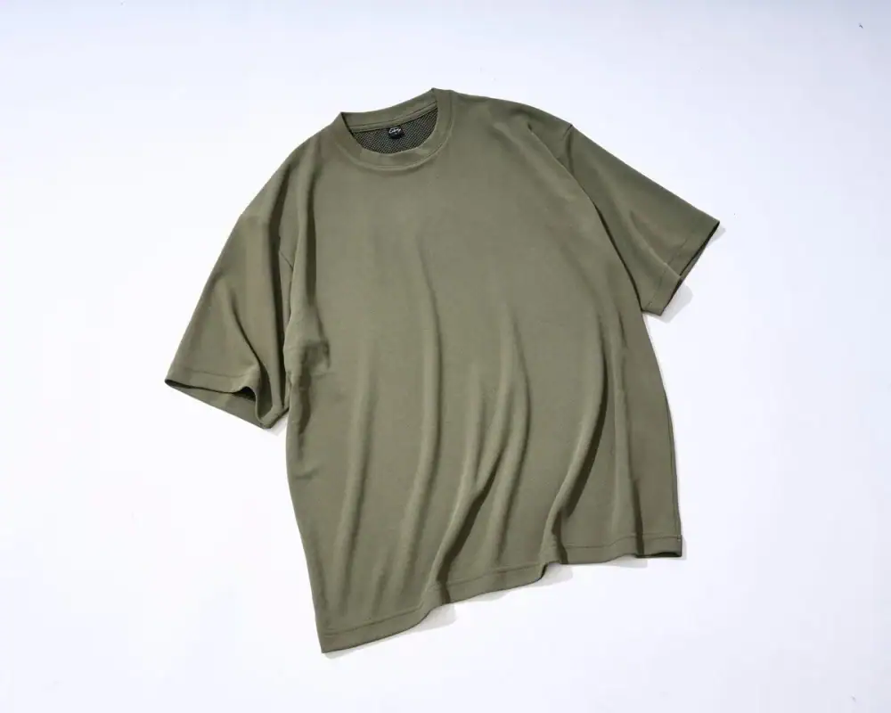 第2位:【ワークマン】着るだけで−5℃!980円の「遮熱汗隠し半袖Tシャツ」