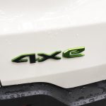 アベンジャー4xeのシステムはミッションに組み込まれたモーターによってBEV走行が可能