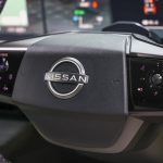 ステアリングのセンター部分は小ぶりで目立たず操作もしやすい