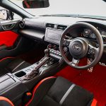 RZでは運転席まわりの質感がアップ