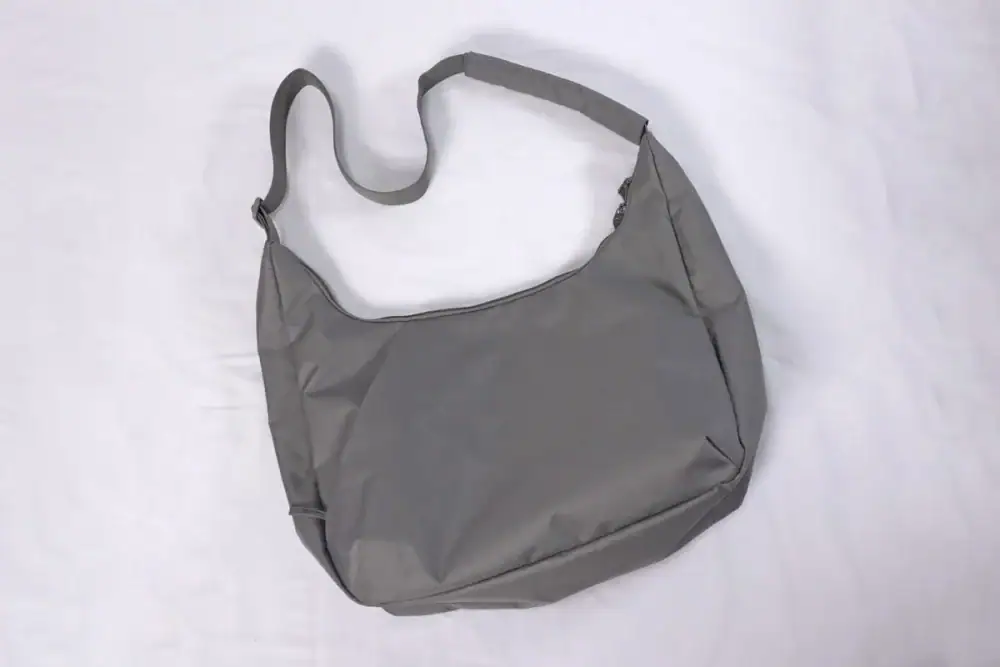 第1位:【無印良品】2,990円でこの完成度!「撥水 2WAY ワンショルダーバッグ」