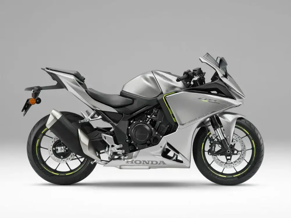【第2位】ホンダ「CBR400R FOUR E-Clutch」|直4×クラッチ不要の次世代スポーツ機