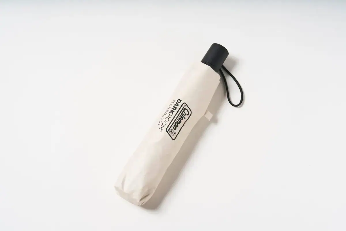 ローソン×コールマン「テントの遮光技術が凄い」2980円の晴雨兼用傘
