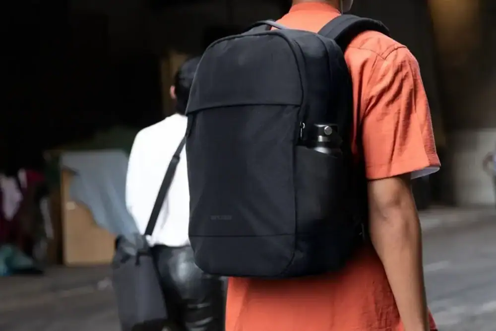 第2位 【1万円台のインケース】PC収納も3層構造も妥協なし！高コスパな新作バックパック「Shift Backpack 25L」がデビュー